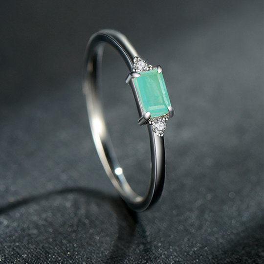 Anillo Solitario con Piedra Turmalina Paraíba en Plata