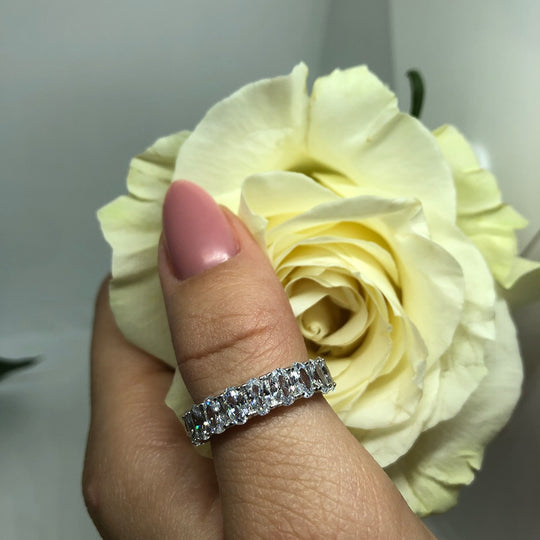Anillo Acanalado con Circonita de Plata