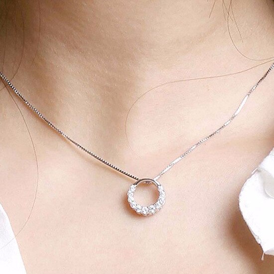 Collar con Colgante de Piedras de Circonita