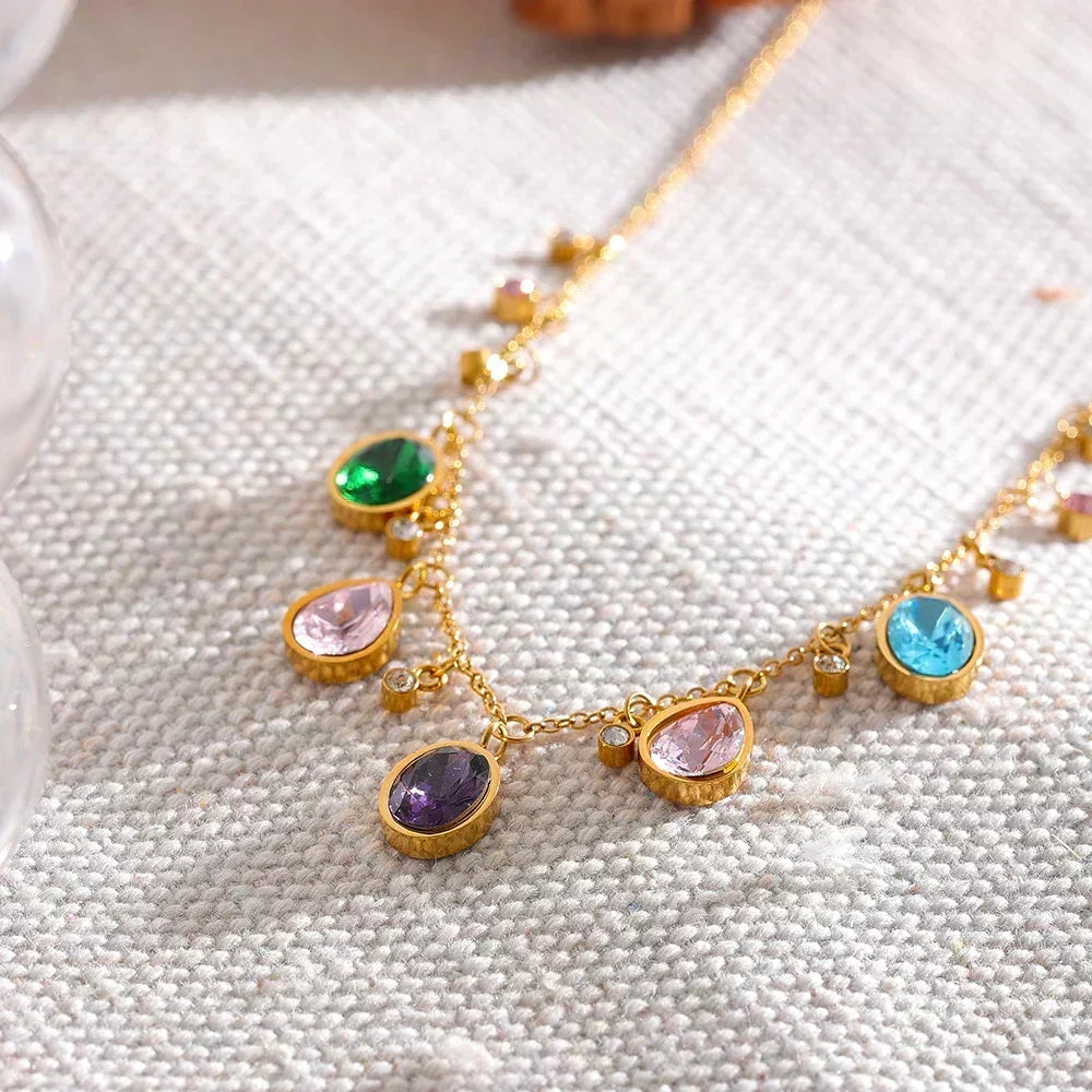Collar con Cristales de Circonita de Colores
