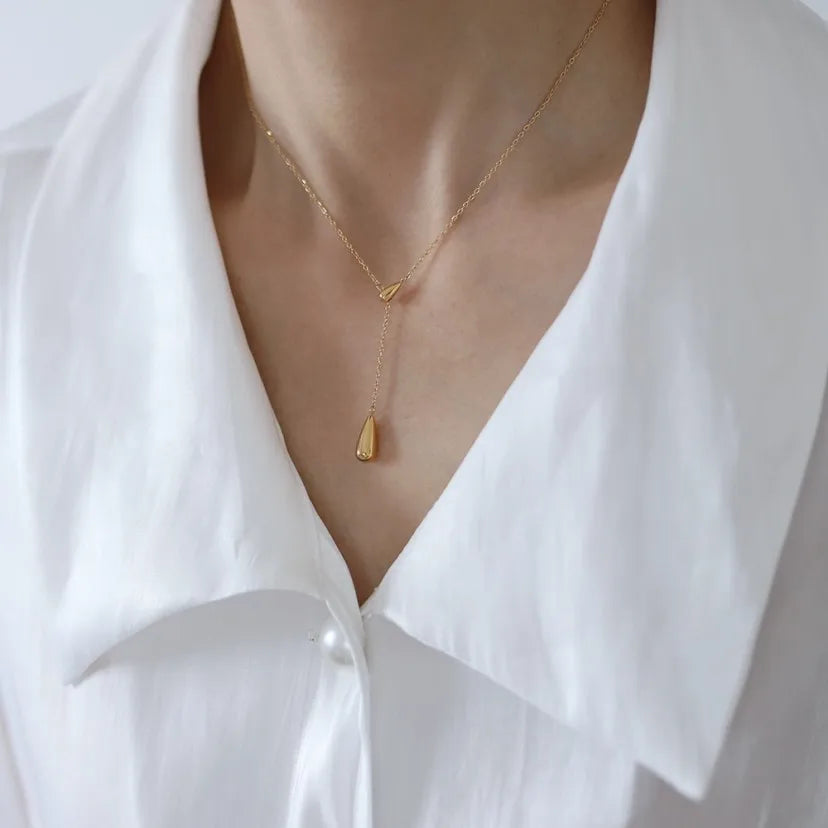 Collar Lariat con Colgante en Forma de Gota