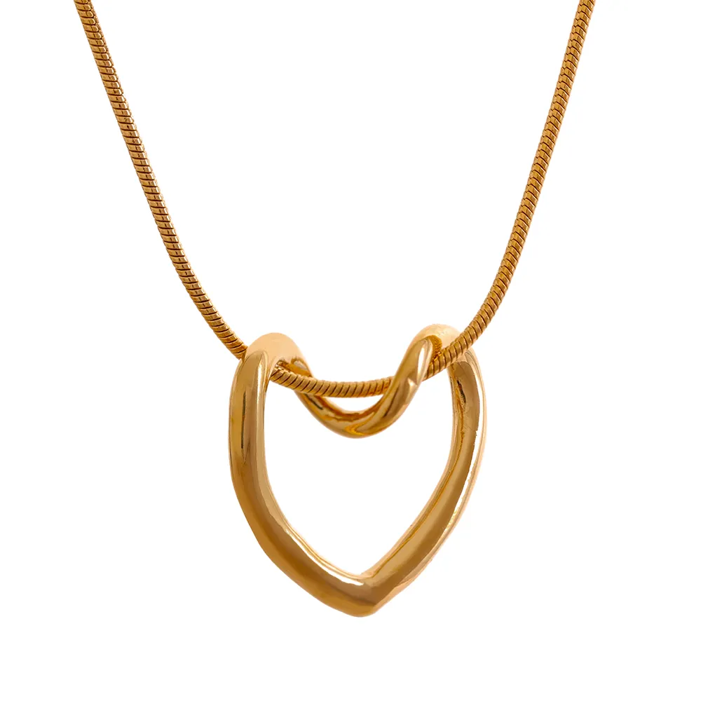 Collar Dorado con Colgante de Corazón