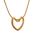 Collar Dorado con Colgante de Corazón